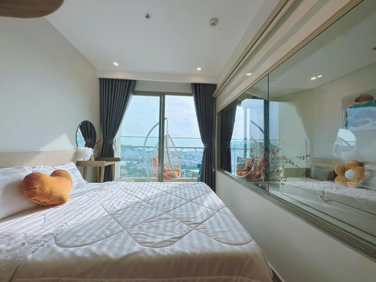 The Song Apartment Vung Tau-Swimming Pool-Near Beach