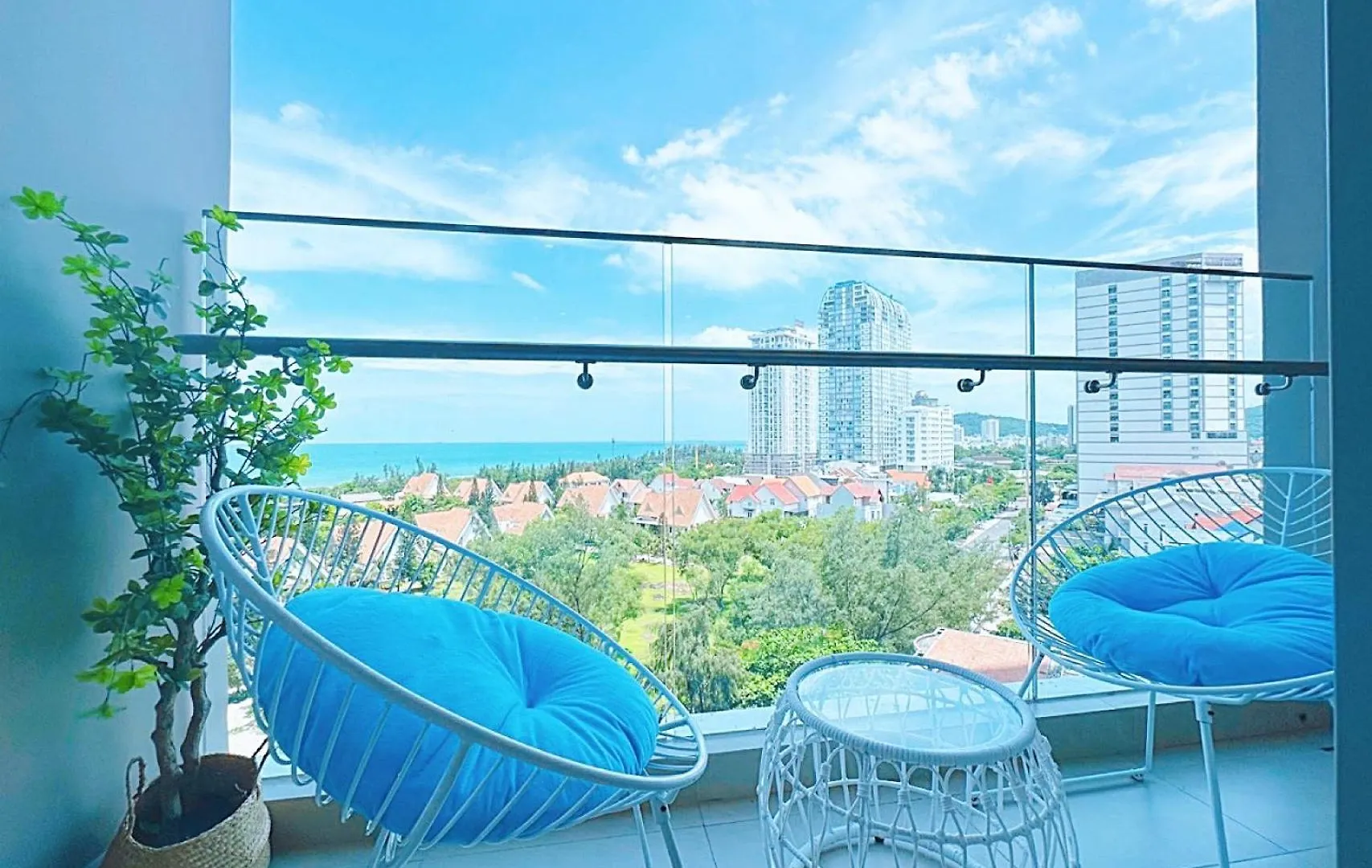 The Song Apartment Vung Tau-Swimming Pool-Near Beach
